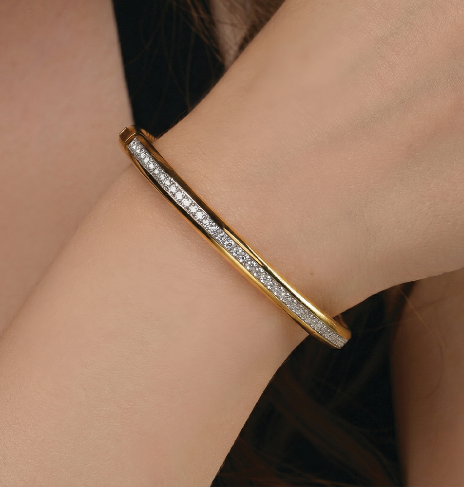 Celeste Glow Diamond Line Bangle