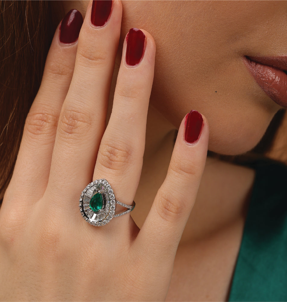Majestic Glow Emerald & Diamond Halo Ring