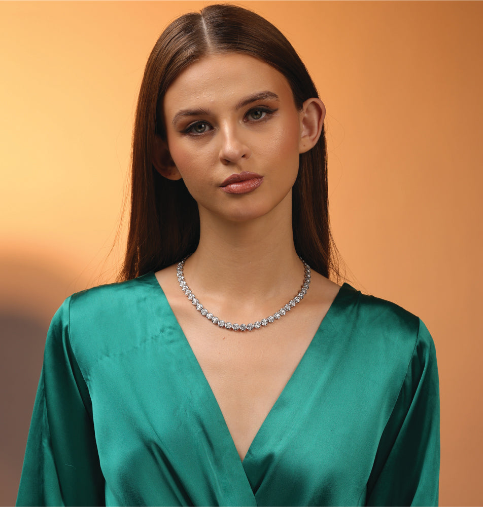 Timeless Radiance Diamond-Embellished Gold Necklace Secondary image